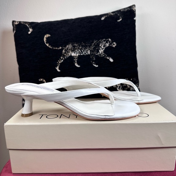 Tony Bianco Shoes - Tony Bianco x REVOLVE Krista Sandal in White kitten heel flip flop open toe